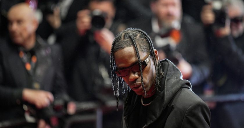 Paris'te bir otelde güvenlik görevlisiyle tartıştıktan sonra tutuklanan rapçi Travis Scott serbest bırakıldı