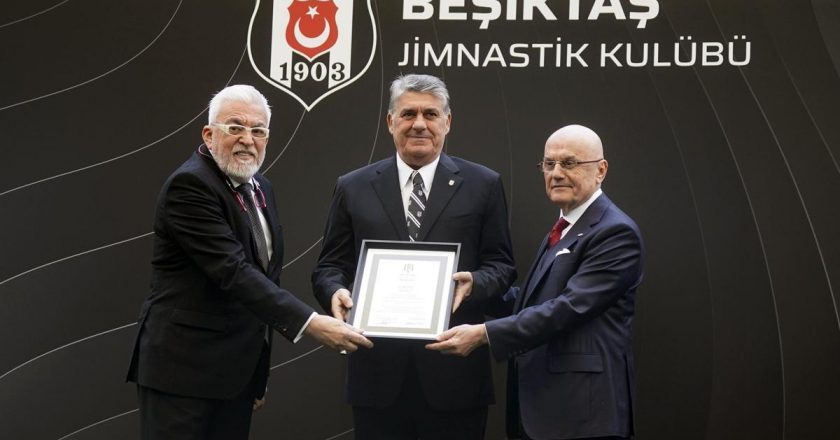 Beşiktaş Başkanı Serdal Adalı, mazbata töreninde konuştu: Gün istikrar günüdür