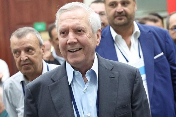 Fenerbahçe’de sıcak saatler! Aziz Yıldırım’dan adaylık için önemli açıklama…