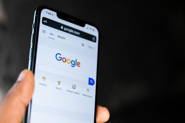 Google, yarışta artık tek başına değil: Yeni verilere göre OpenAI’ın GPT botu öne geçti