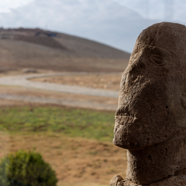 Göbeklitepe’de 30 Yeni Keşif: Dikişli Ağızlı Heykelin Sırrı Ne?