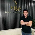 Op. Dr. Murat Acar ile Badem Göz Estetiği: Çekici ve Genç Bakışların Sırrı