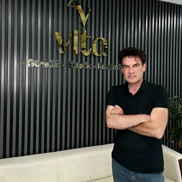 Op. Dr. Murat Acar ile Badem Göz Estetiği: Çekici ve Genç Bakışların Sırrı