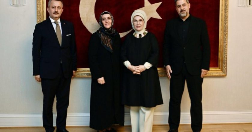 Emine Erdoğan, İstanbul Aile Vakfı temsilcileri ile bir araya geldi
