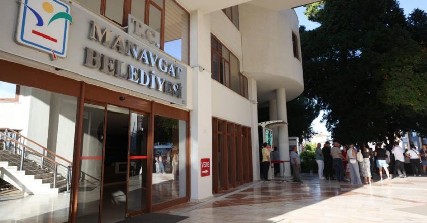 Manavgat Belediyesi’nde rüşvet davasında 3 kişi serbest bırakıldı.