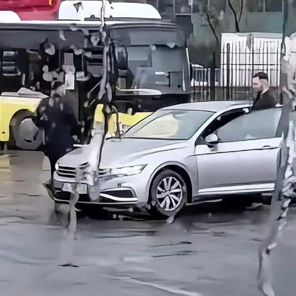 İETT durağında dehşet anları: Ateş açarken görüntü kaydetti!