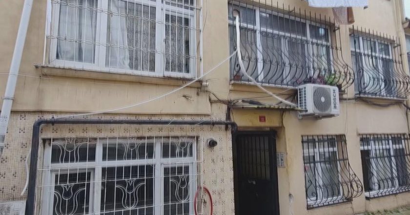 Fatih’te Dört Katlı Bina Zemini Çöktü