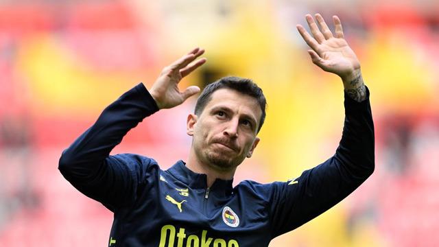 Fenerbahçe’den Mert Hakan Yandaş kararı! Türkiye’de bir ilk…