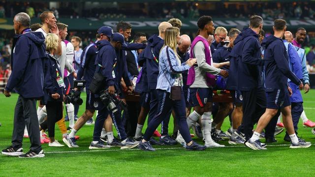Dünya Kupası’nda görülmemiş sakatlık! Panodan düştü, kolunu kırdı: Durumu kötü