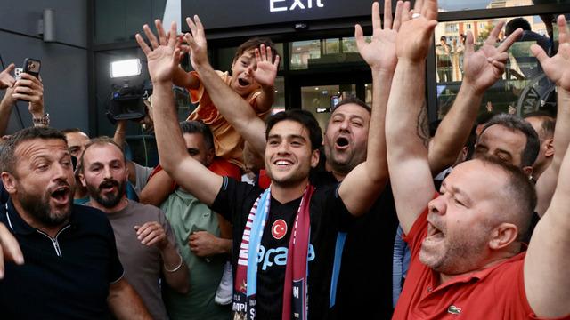 Trabzonspor, Aral Şimşir’i açıkladı: İşte genç yıldızın bordo mavili kulüpten alacağı ücret