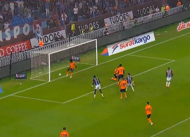 Açılışı yaptı, attığı gol olay oldu! Salah’ın vuruşu tam 3 dakika incelendi